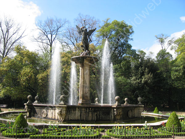 Valladolid Fuente de la Fama de Antonio Iturralde Montel y Mariano